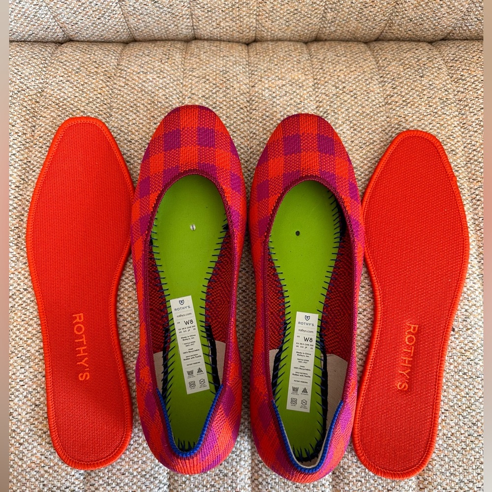 EUC Rothy’s Square Style flats in Pomegranate Gingham Size 8.